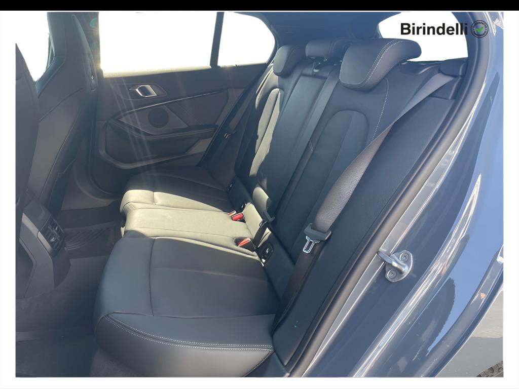 BMW Serie 1 (F40) - M 135i xDrive