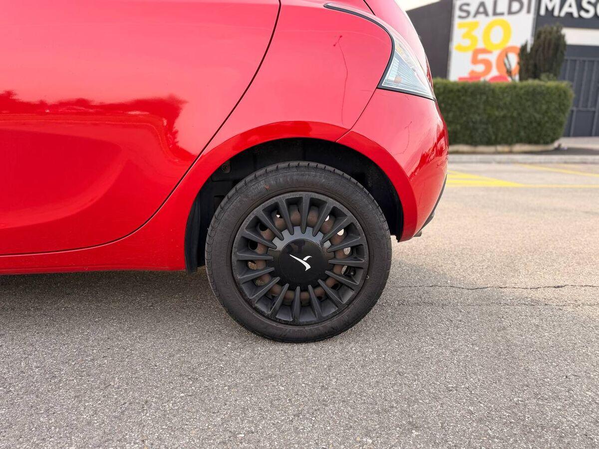 Lancia Ypsilon 1.2 8v Platinum ecochic Gpl 69cv E6