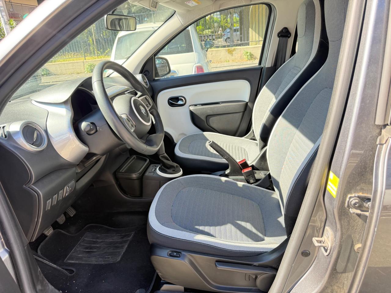 Renault Twingo LIMITEED LED PDC BLUETOOTH CLIMA AUTOMATICO