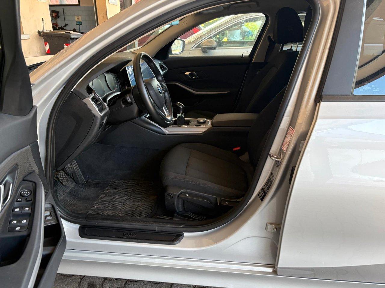 BMW 318 d Touring IBRIDO 48V AUTOMATICO