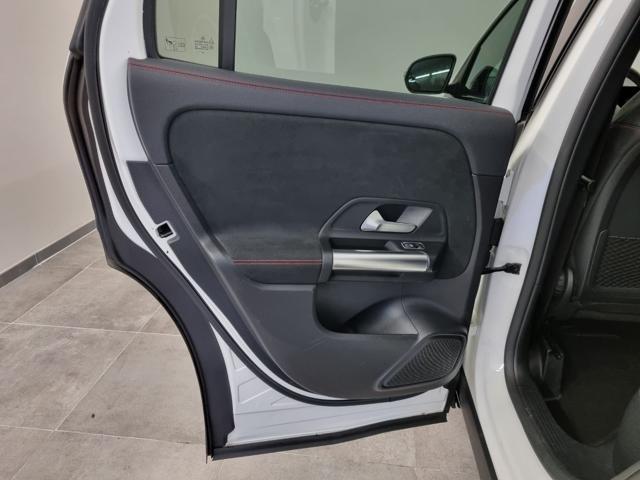 MERCEDES-BENZ GLA 200 d Automatic 4Matic Premium
