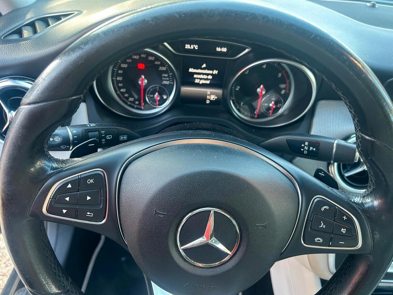 Mercedes-benz GLA 200 180 d Automatic Premium - 2017