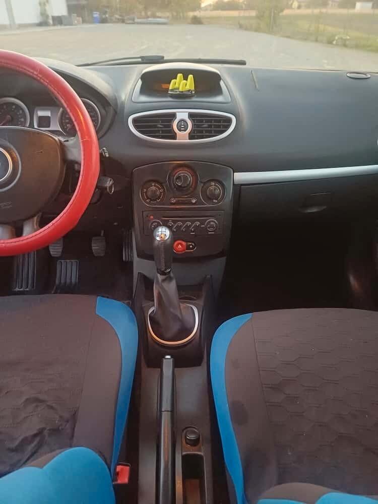 Renault Clio 1.2 16V 5 porte Le Iene