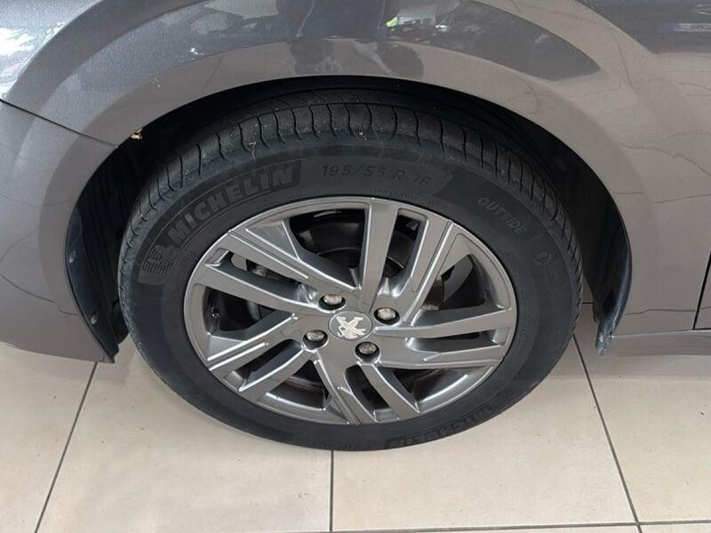Peugeot 208 Active Pack PureTech 75 S/S