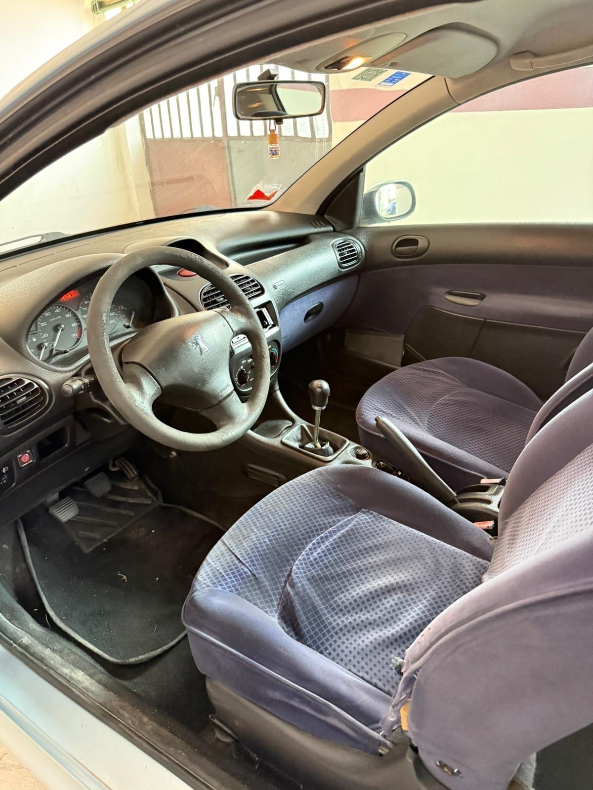 Peugeot 206 1.1 5p. XT