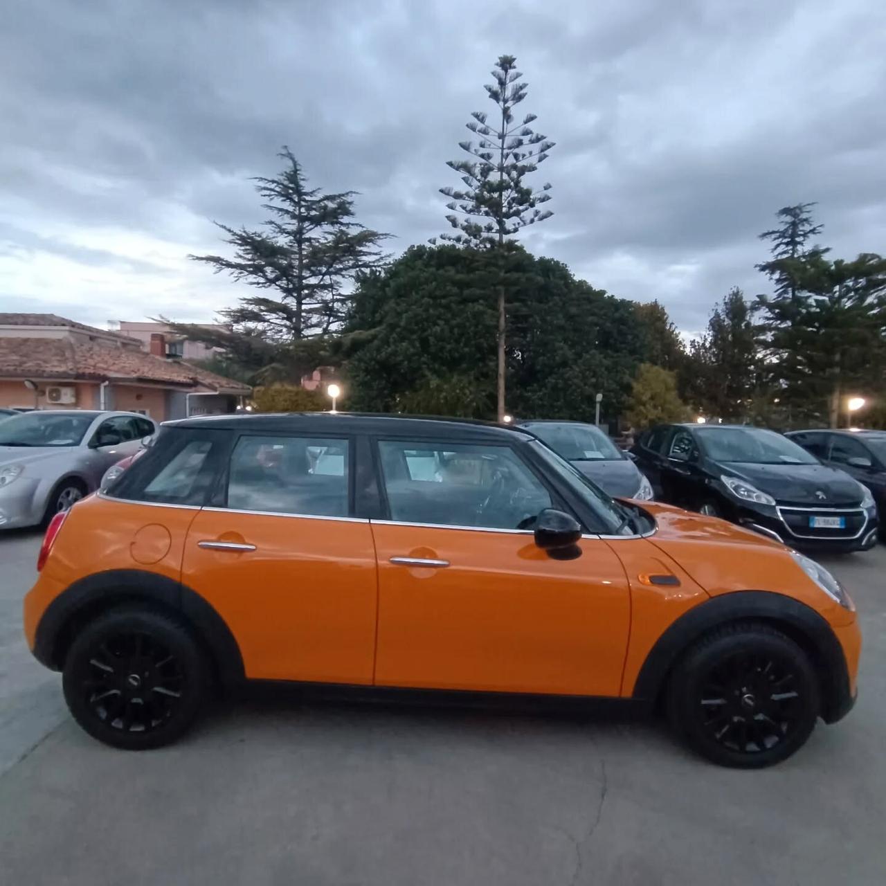 Mini 1.5 One D SOLI 85.000KM BLACKPACK