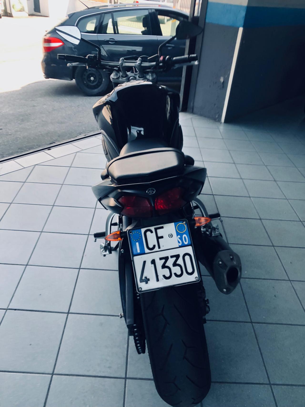 YAMAHA FZ1