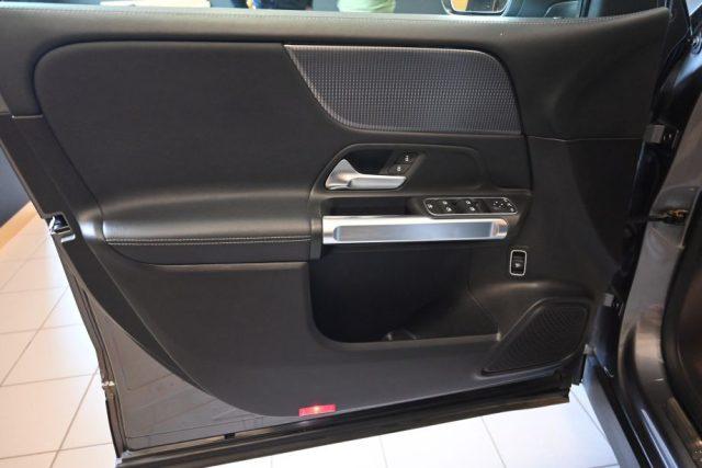 MERCEDES-BENZ GLB 200 AUTOMATIC SPORT 163CV NAVI LED 18"CAM GANCIO FULL!