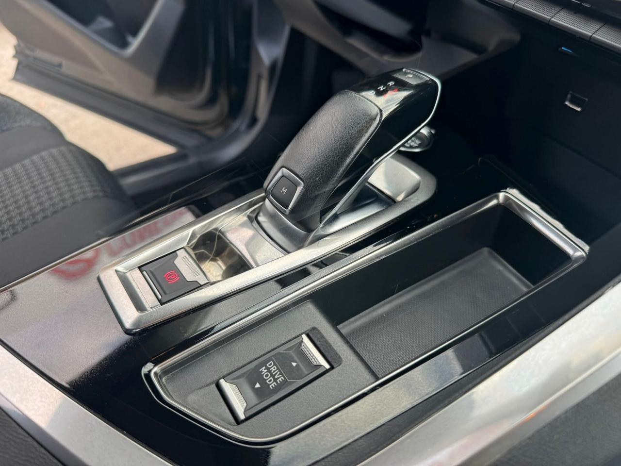 PEUGEOT 3008 1500 HDI 130CV AT8 UNICO PROPRIETARIO