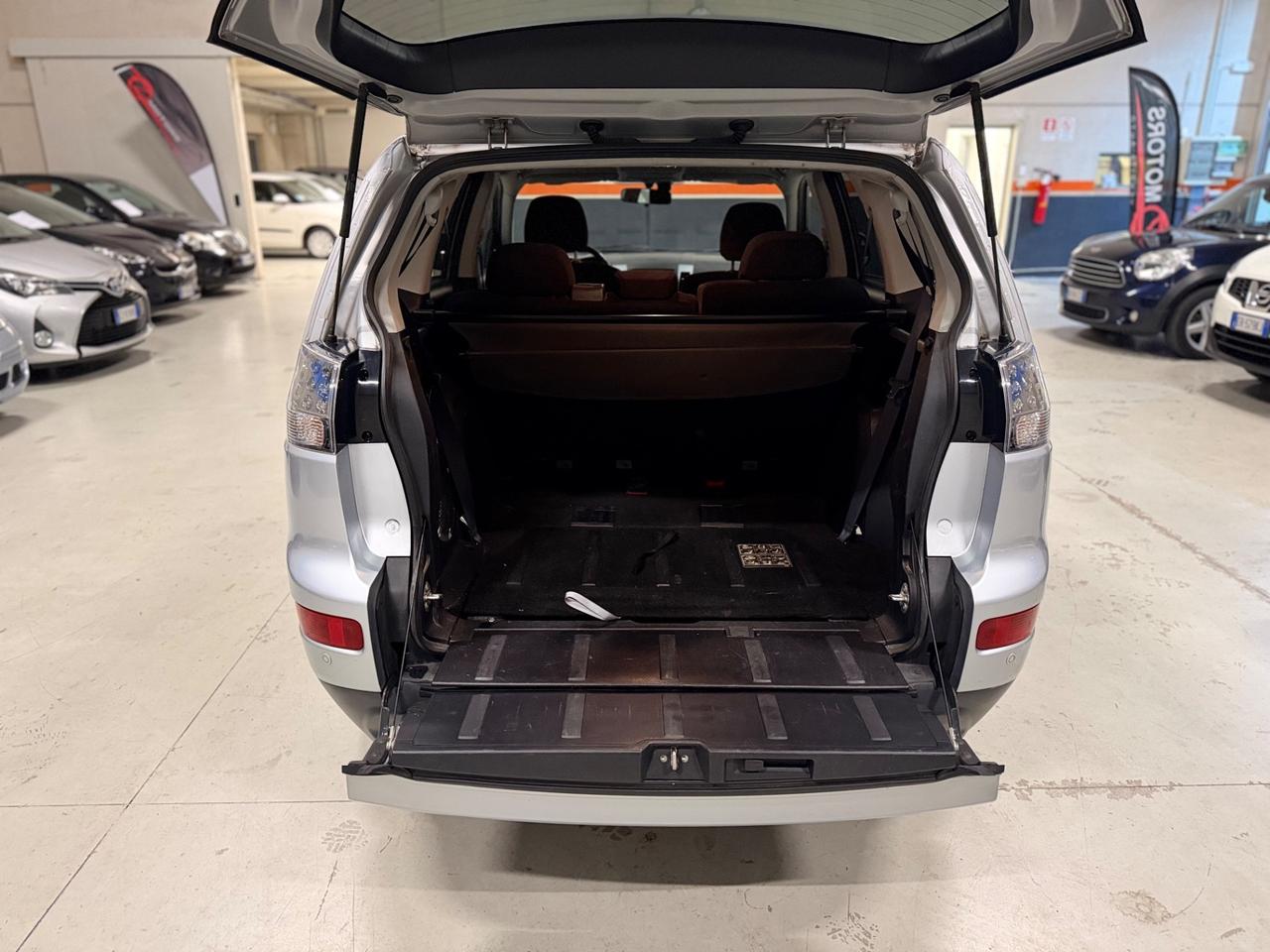 Mitsubishi Outlander 2.2 DI-D Instyle 7 p.ti DPF POSTI