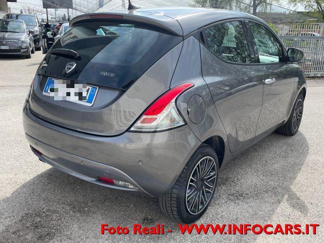 LANCIA Ypsilon 1.0 FireFly 5 porte S&S Hybrid Gold PROMO !