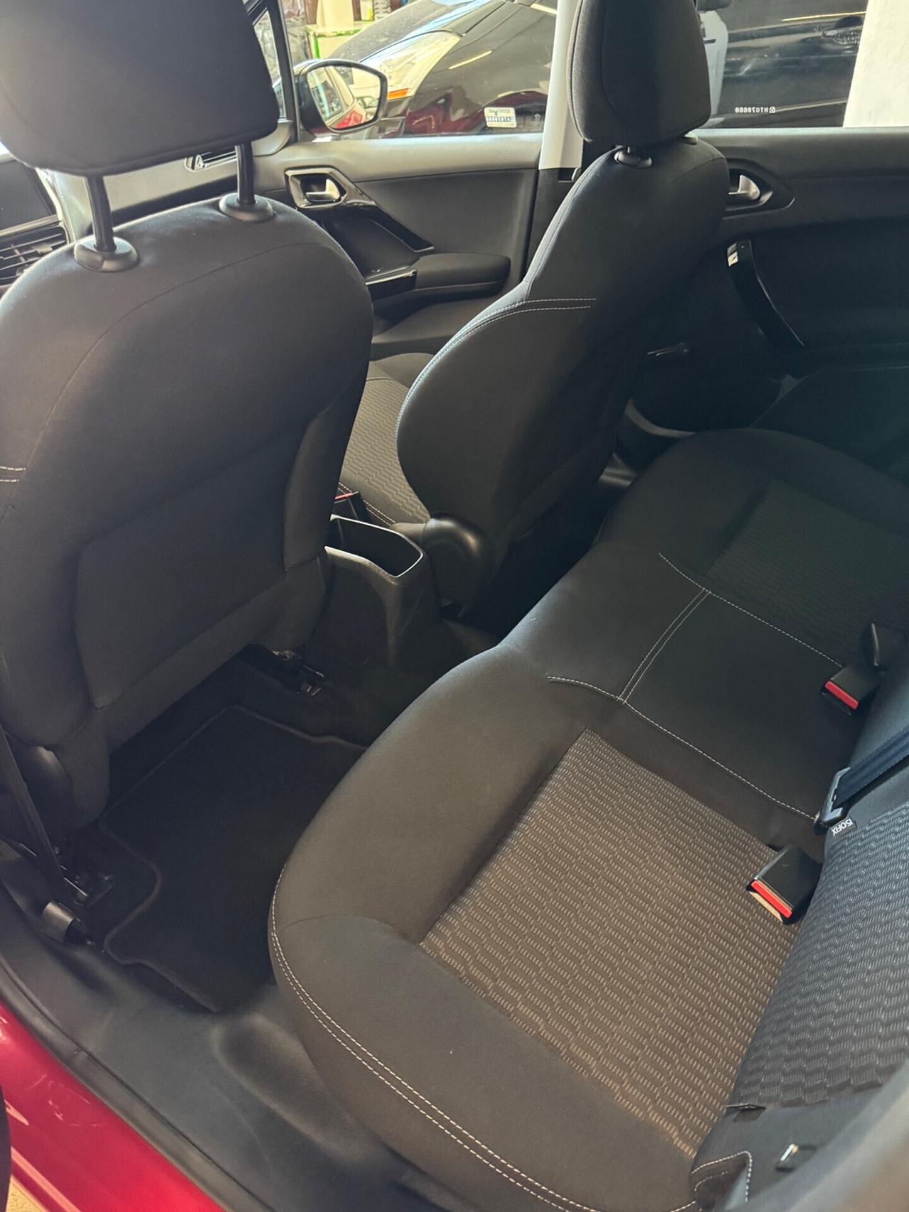 Peugeot 208 PureTech 82 5 porte Allure