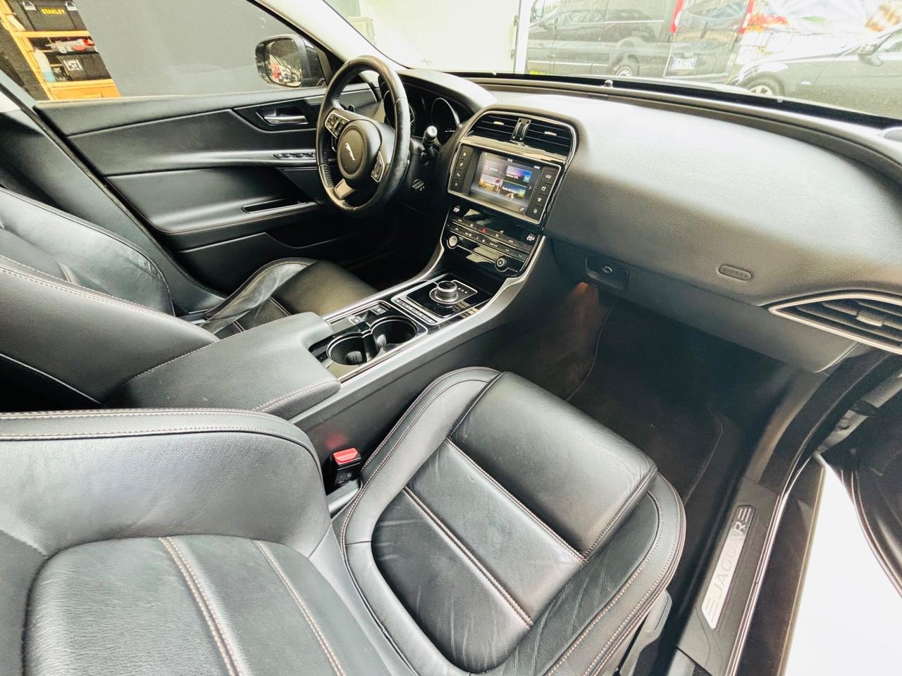 Jaguar XE 2.0 D Turbo Portfolio
