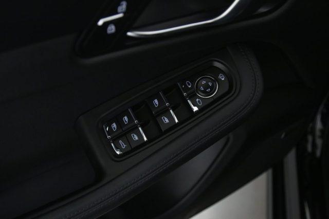 PORSCHE Macan 2.0 T Cerchi 21''/Tetto /Pack Chrono/Bose