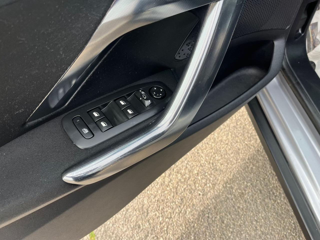 Peugeot 2008 N1 BlueHDi 100 Allure 2015