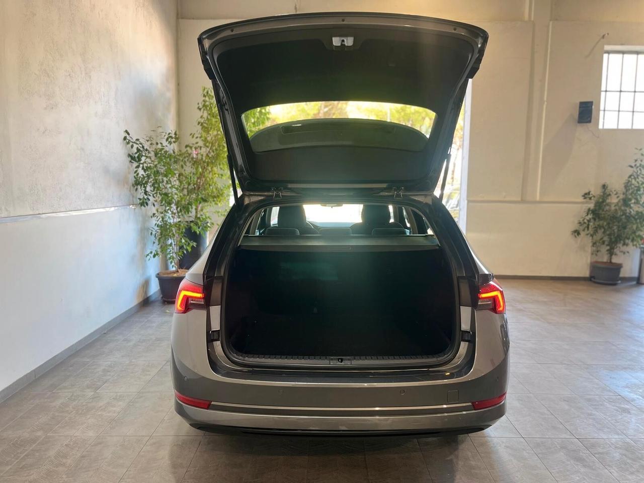 SKODA OCTAVIA 2.0 TDI DSG 10/2023 *81MILA KM*UNICOPRO*