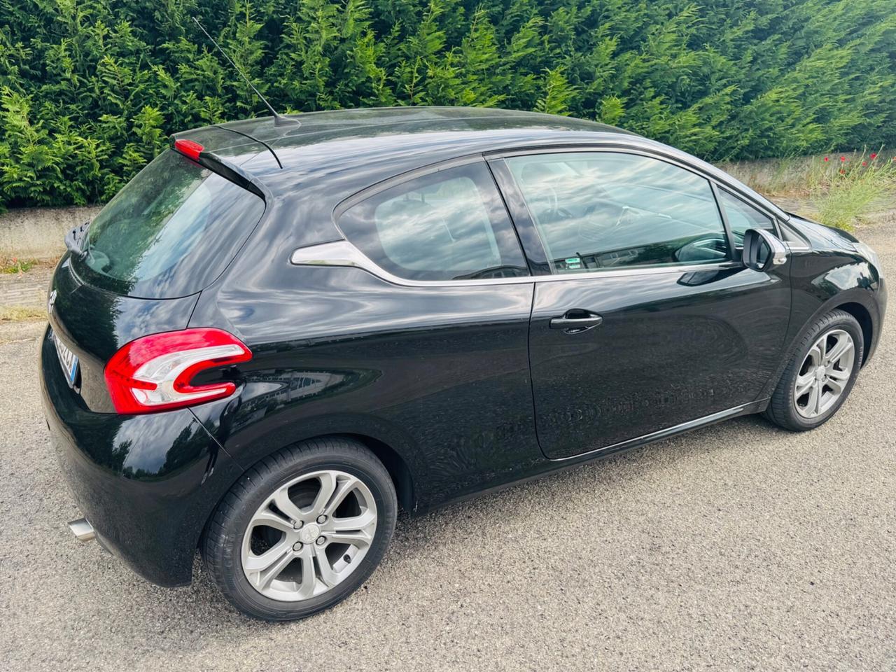 Peugeot 208 1.2 VTi 82 CV Splendide Condizioni