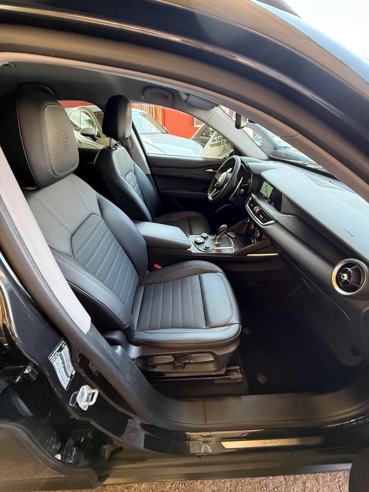 Stelvio 2.2 Turbodiesel 210 CV AT8 Q4 Veloce-B-tech-unipro