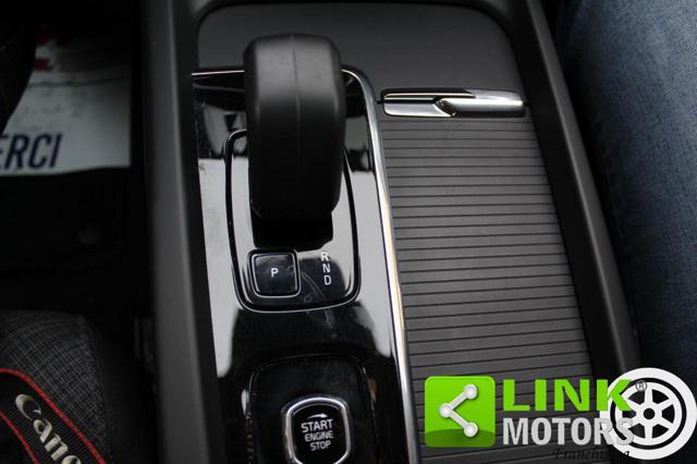 VOLVO XC60 B4 automatico Essentialle con Leasing