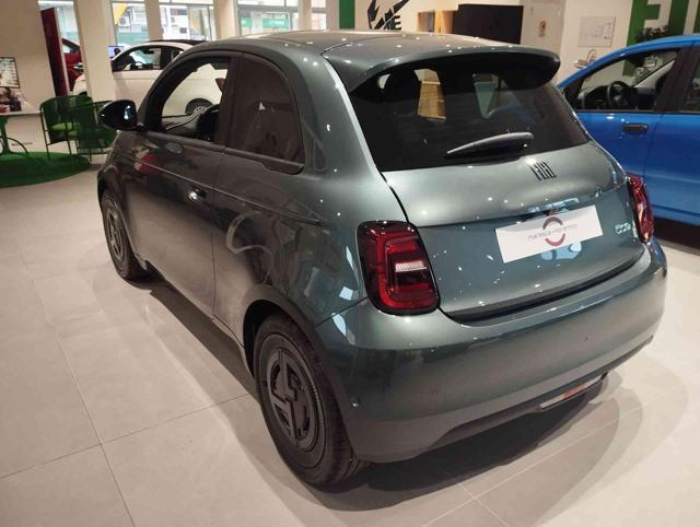 FIAT 500e Berlina 42 kWh Giorgio Armani