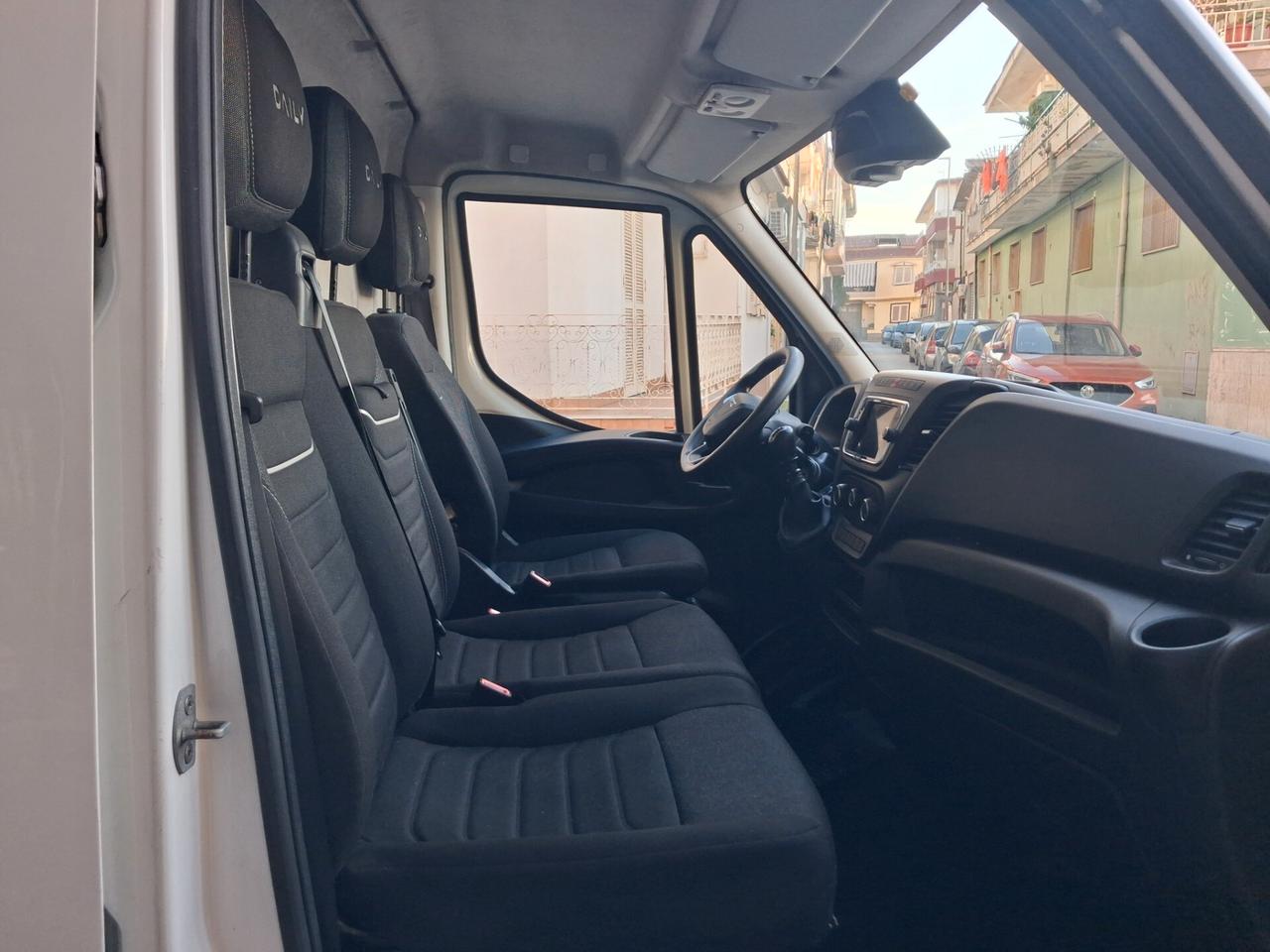 Iveco Daily v35 s 14 2022 unico prop nav