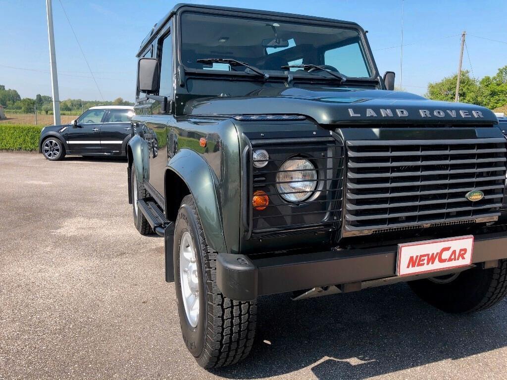 Land Rover Defender 90 2.4 TD4 Station Wagon S