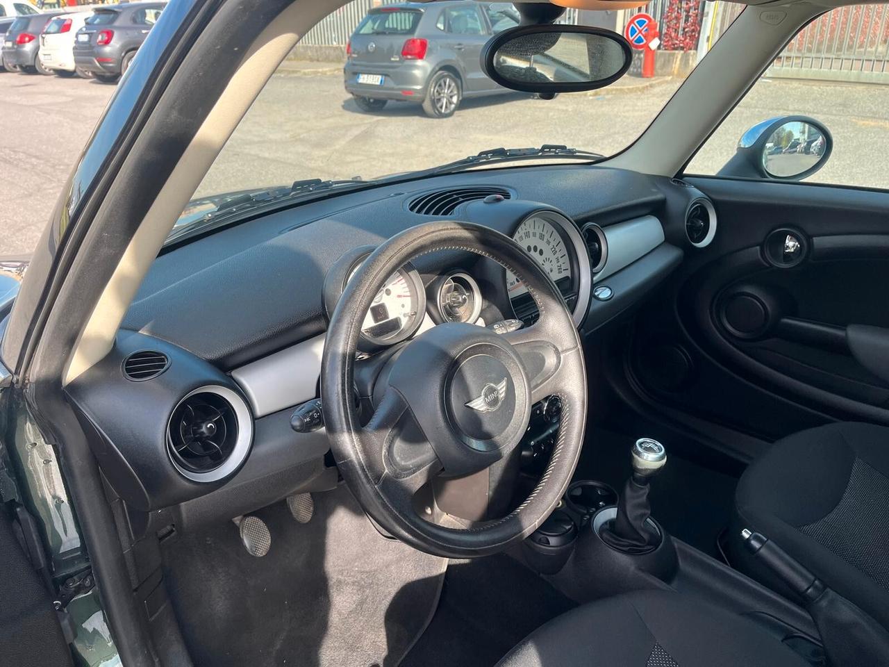 Mini 1.6 16V One (72kW)