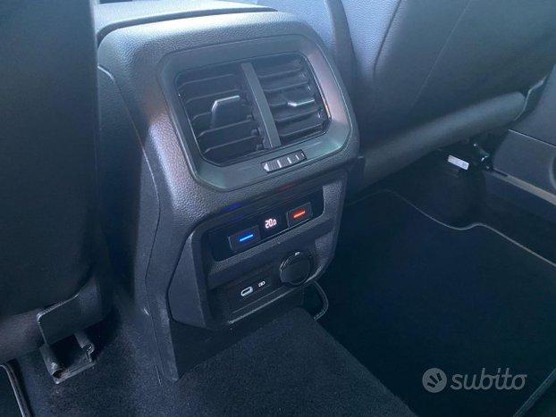 VOLKSWAGEN Tiguan 2.0 TDI 150 CV DSG R-Line + MA