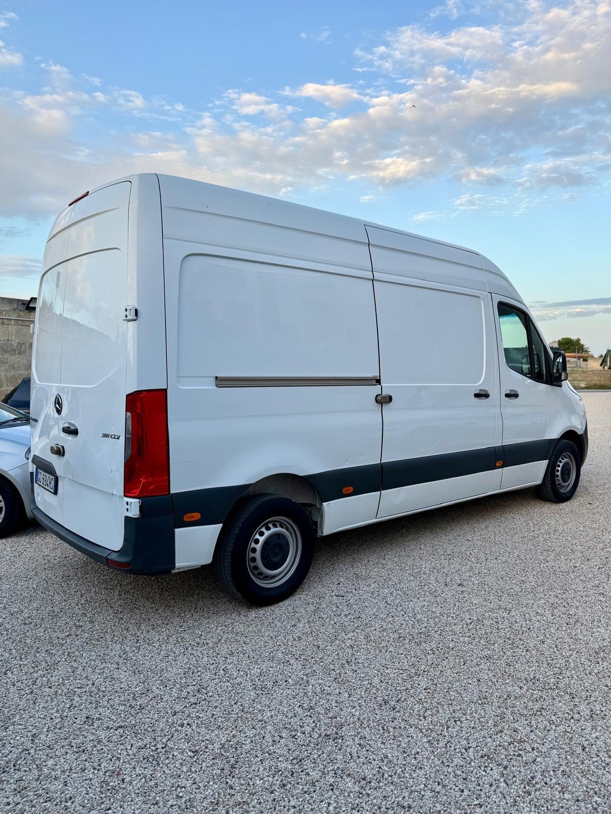 Mercedes Benz sprinter tetto alto perfetto