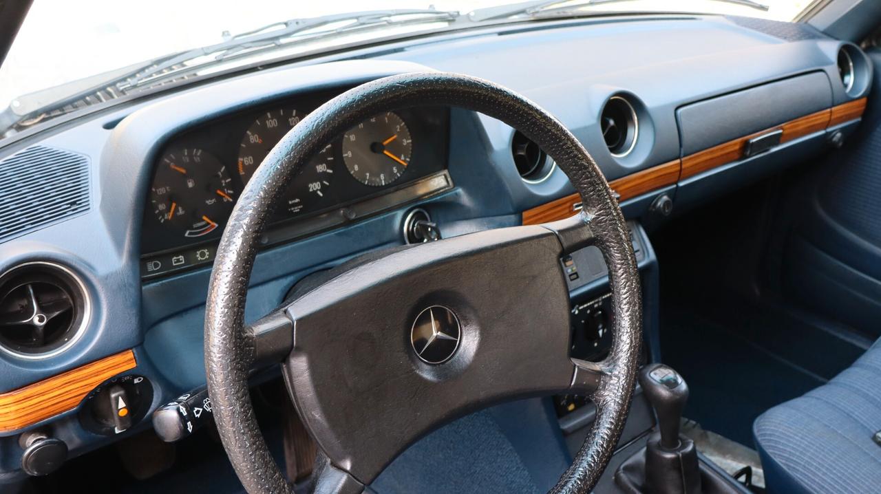 Mercedes-benz 200 Mercedes W123 48.000KM da Museo!!!