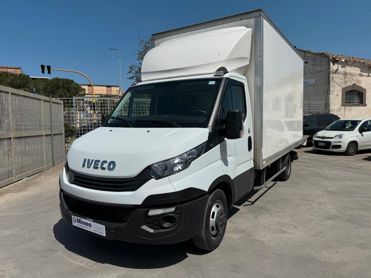 Iveco Daily 35C14 FURGONE CASSA E SPONDA IDRAULICA ANNO 2019