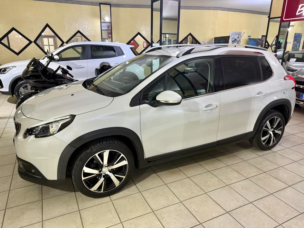 Peugeot 2008 BlueHDi 100 S&S Allure