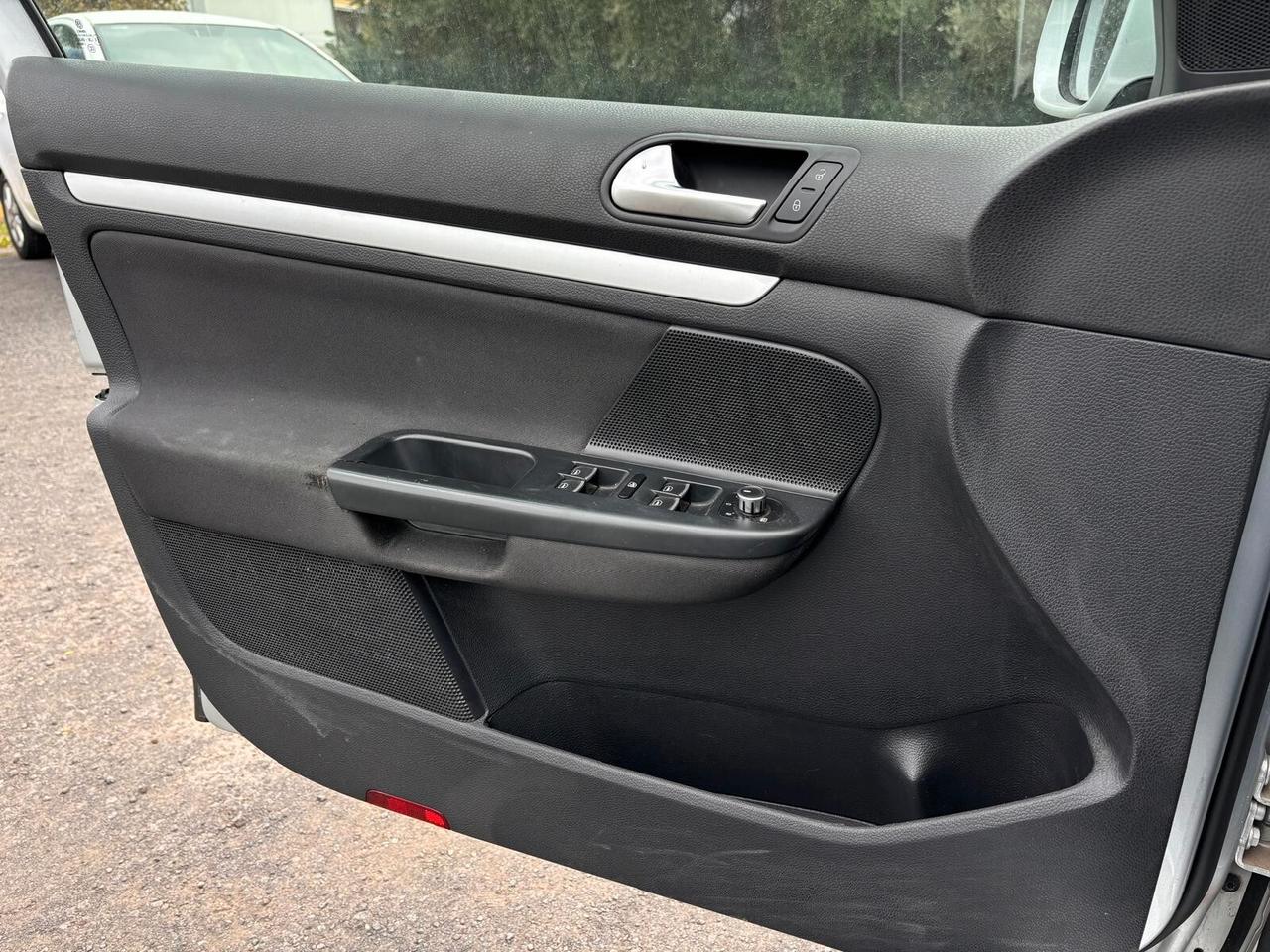 Volkswagen Golf Variant Variant1.6 TDI DPF DSG Highline