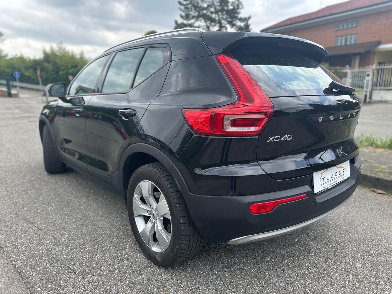 Volvo XC40 Momentum D3