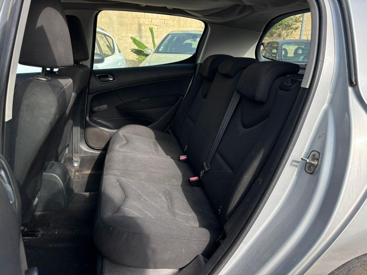 PEUGEOT 308 1.6 HDI - 2010