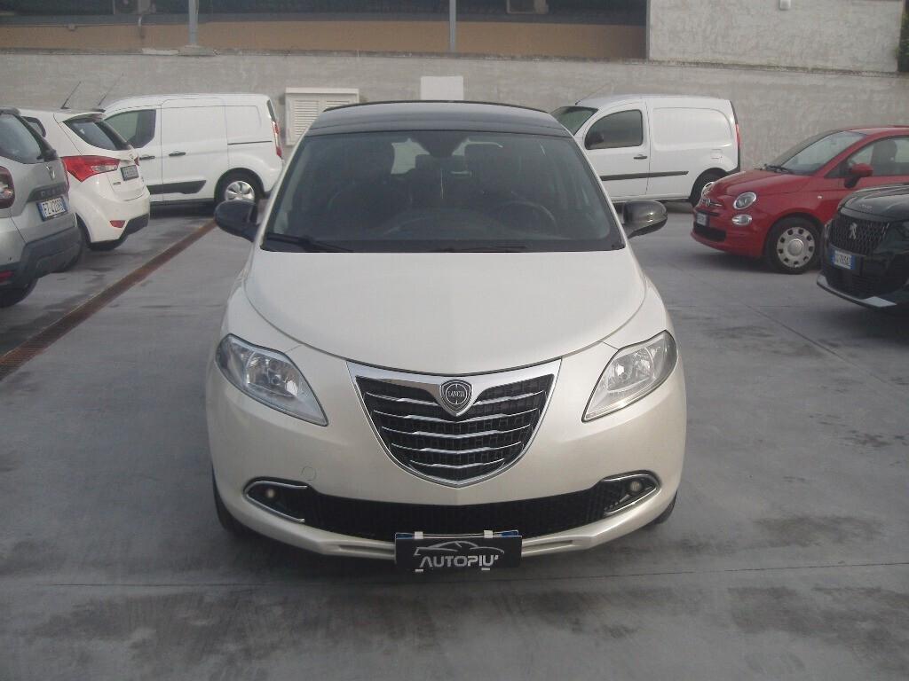 Lancia Ypsilon 1.2 69 CV Platinum + TETTO APRIBILE