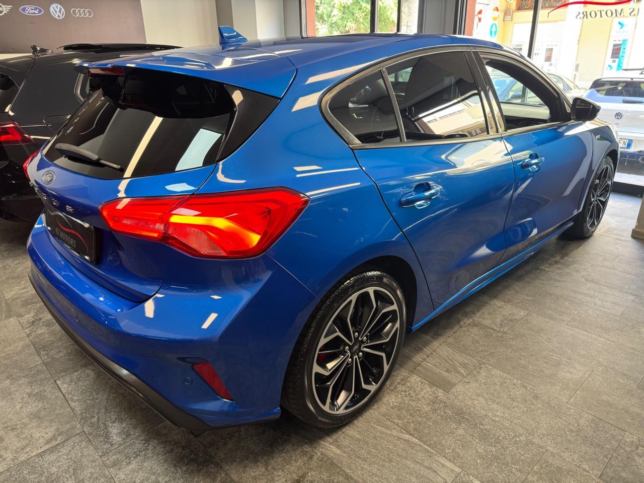 Ford Focus 1.0 EcoBoost 125 CV ST Line Finanziabile