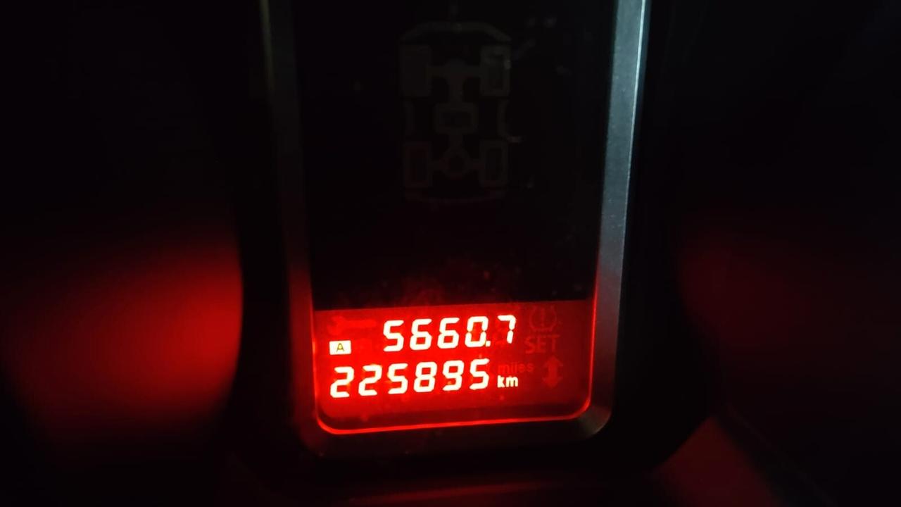 Mitsubishi Pajero 3.2 DI-D 16V aut. 5p. Intense 7 Posti Gancio Traino