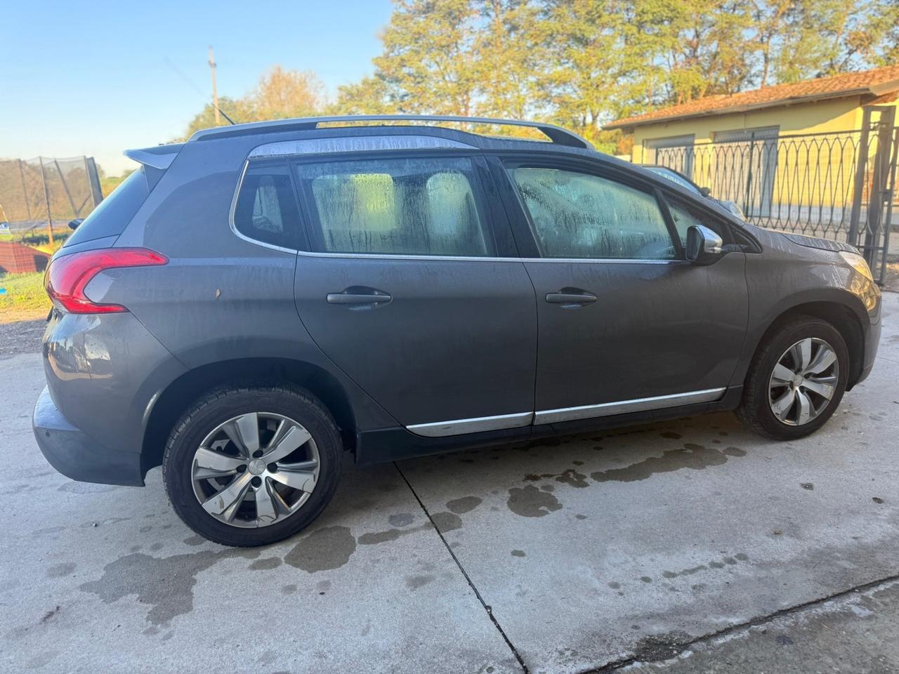 Peugeot 2008 PureTech 82CV Allure