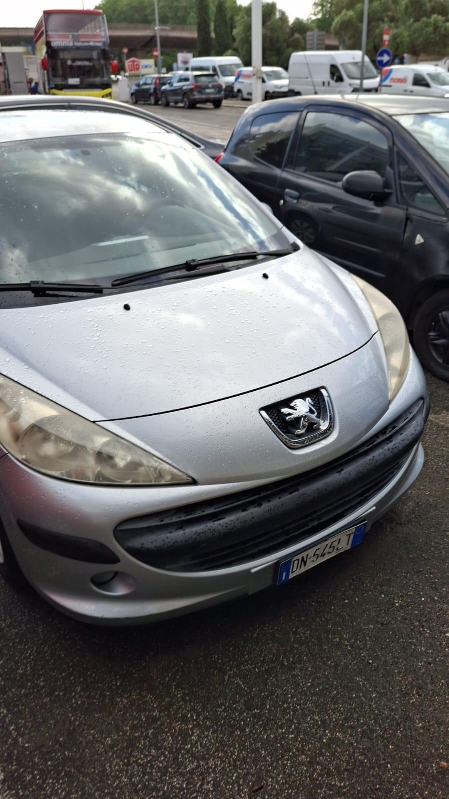Peugeot 207 1.4 8V 75CV 5p. ONE Line