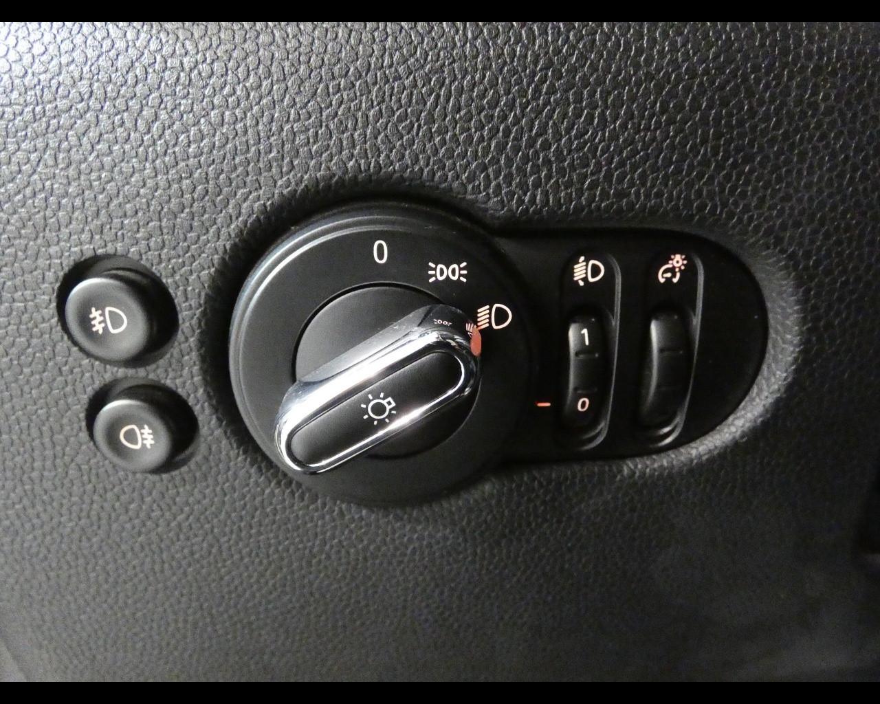 MINI Mini 5 porte (F55) - Mini 1.5 Cooper D Hype 5 porte