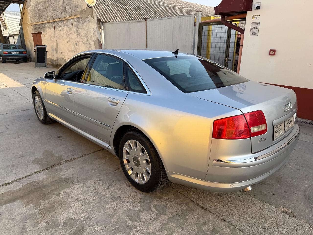 Audi A8 3.0 V6 TDI quattro tiptronic