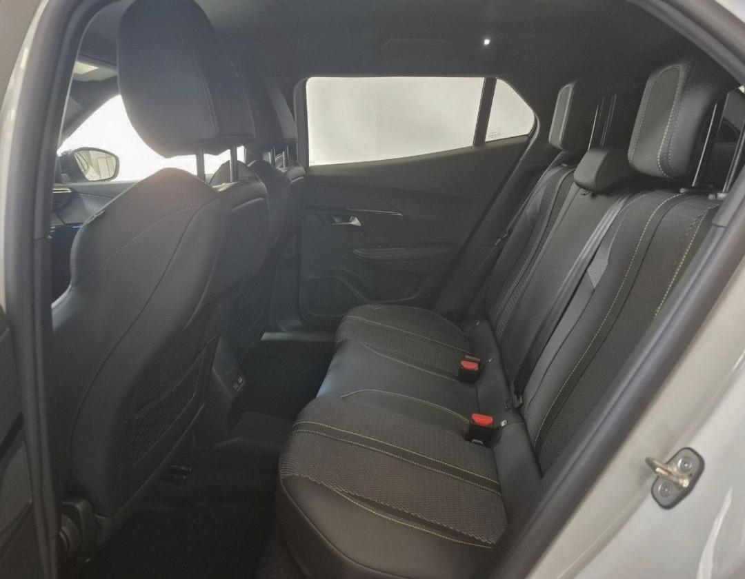 PEUGEOT 2008 GT Hybrid 136 e-DCS6