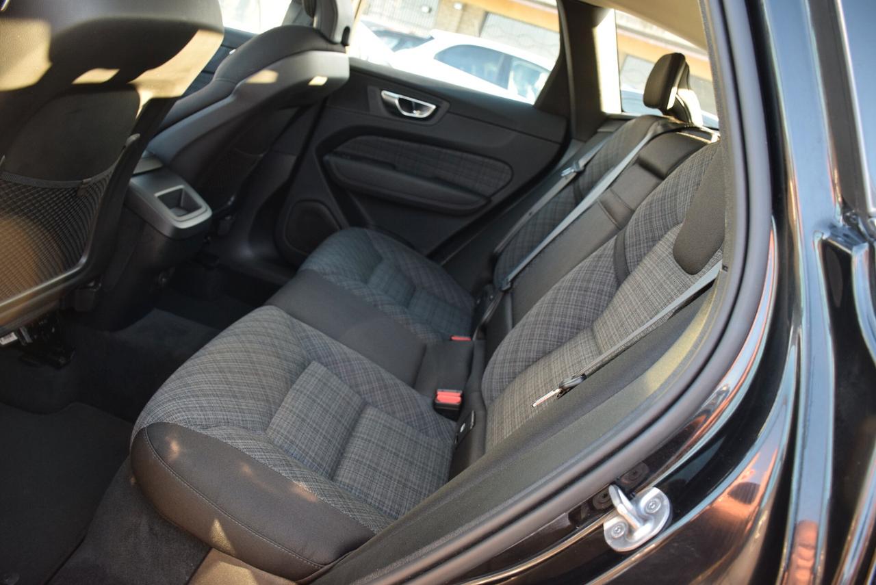 Volvo XC 60 XC60 IBRIDA 2.0B4 (d) (DIESEL/ELETTR) AUTOM. Core FULL OPT.