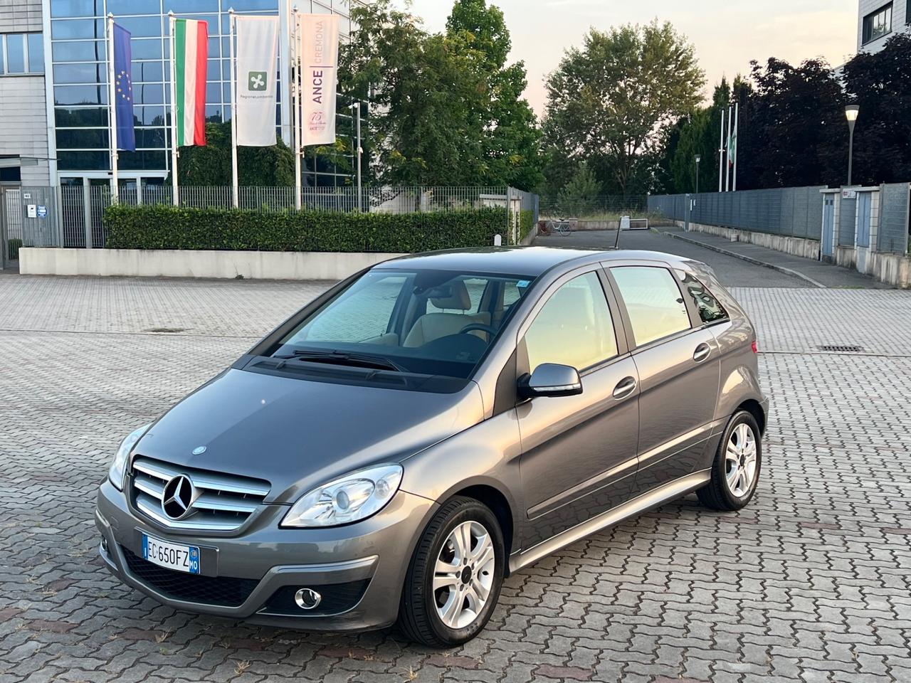 Mercedes-benz B 180 B 180 AUTOMATIC Executive