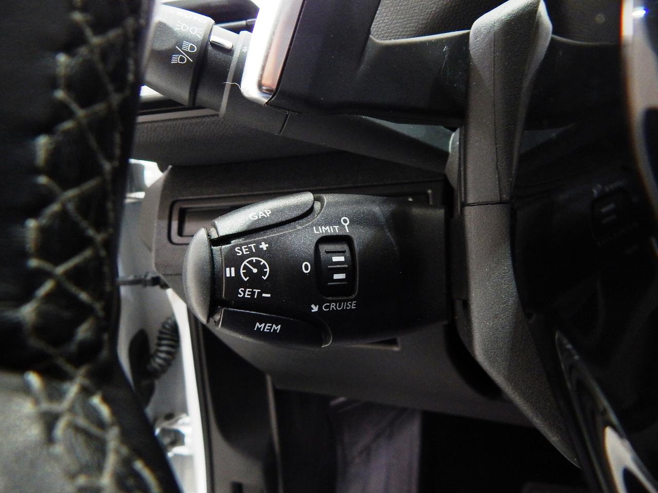 Peugeot 5008 1.5 bluehdi Allure EAT8 S&S NAVI-PELLE-PARK-RADAR-LED