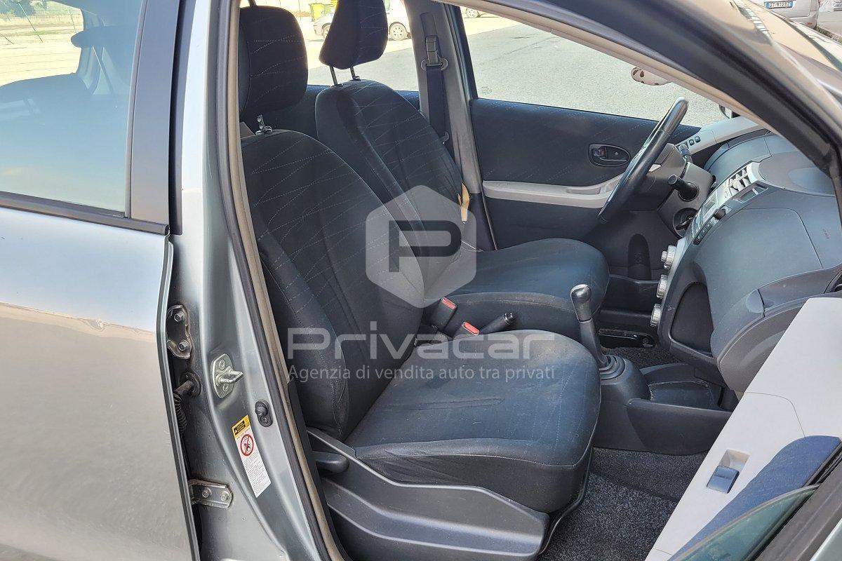 TOYOTA Yaris 1.0 5 porte