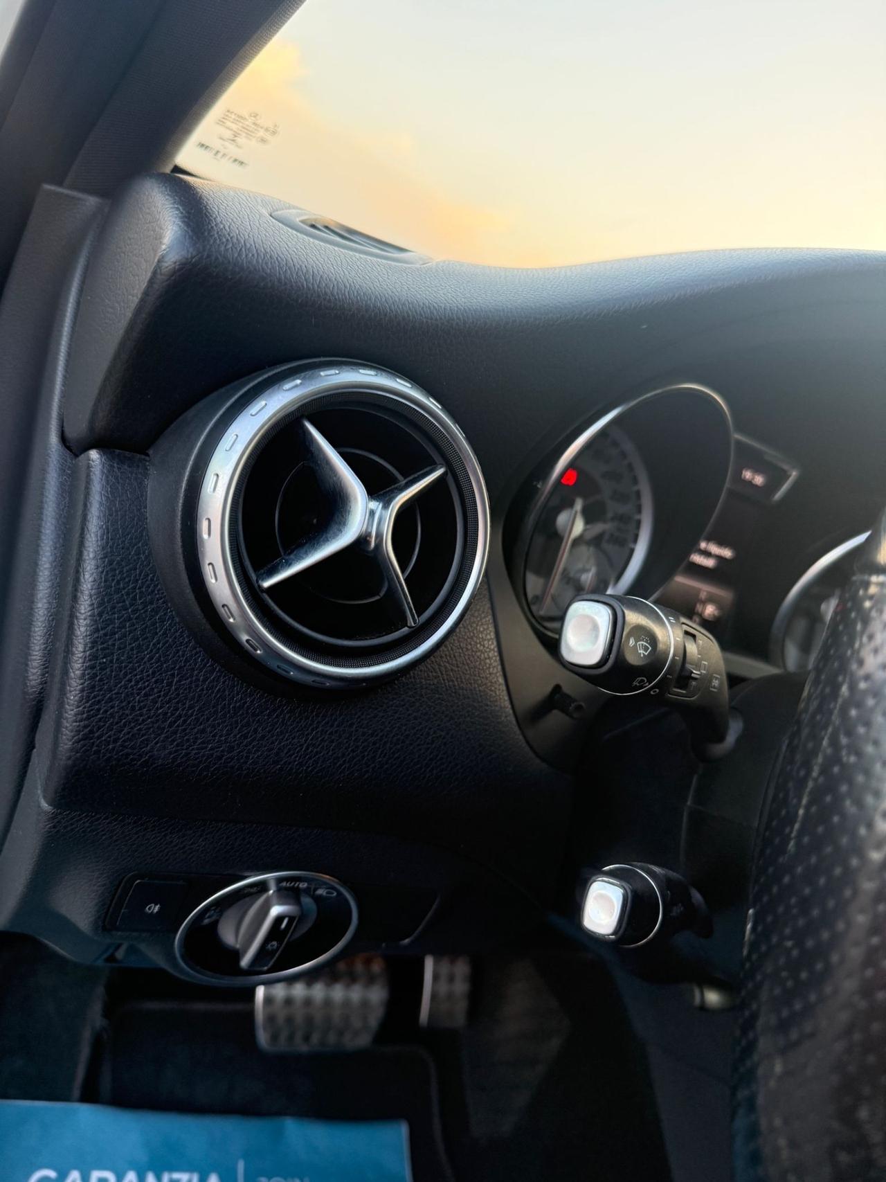 Mercedes-benz GLA 220 200 CDI Automatic Premium