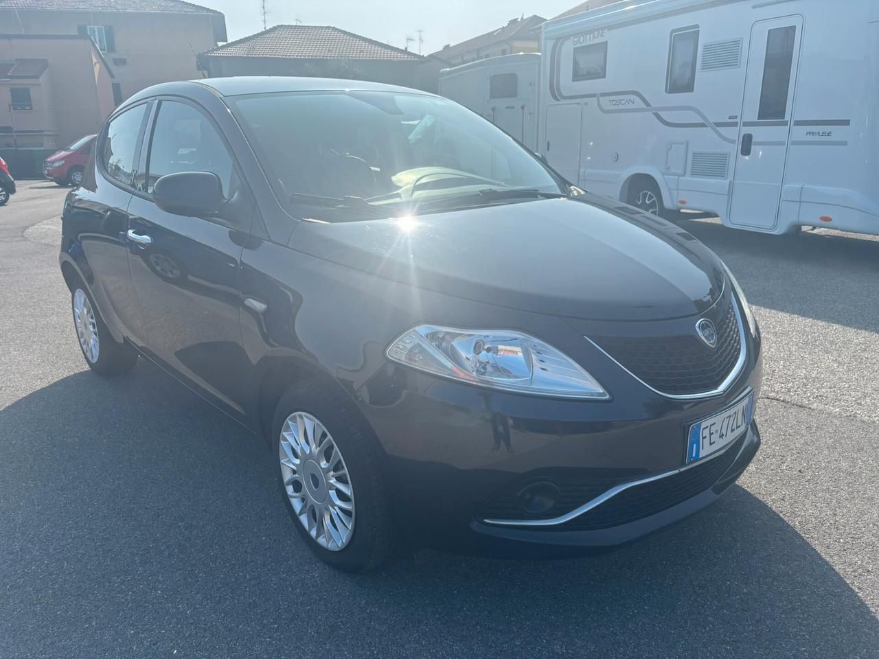 Lancia Ypsilon 1.2 69 CV 5 porte Gold
