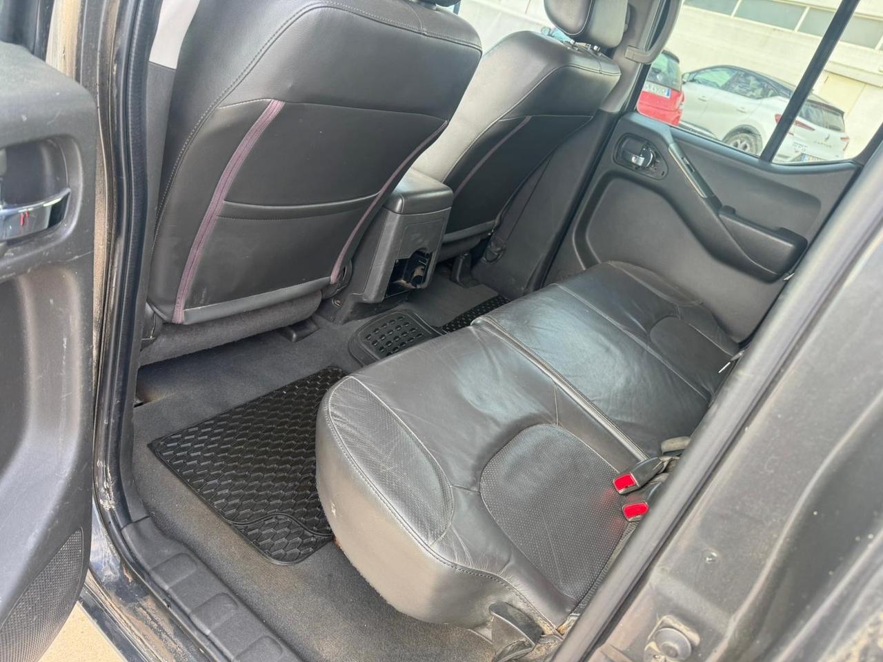 Nissan Navara 2.5 dCi 4 porte Double Cab XE